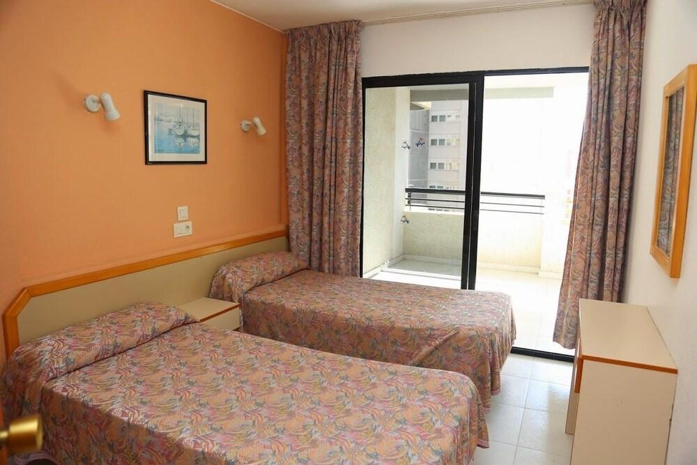 Aparthotel Luxmar 2*